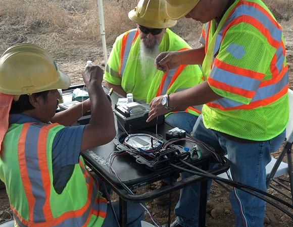 Rugged & User-friendly For Tough Environments Mountain - Aveis FTTH